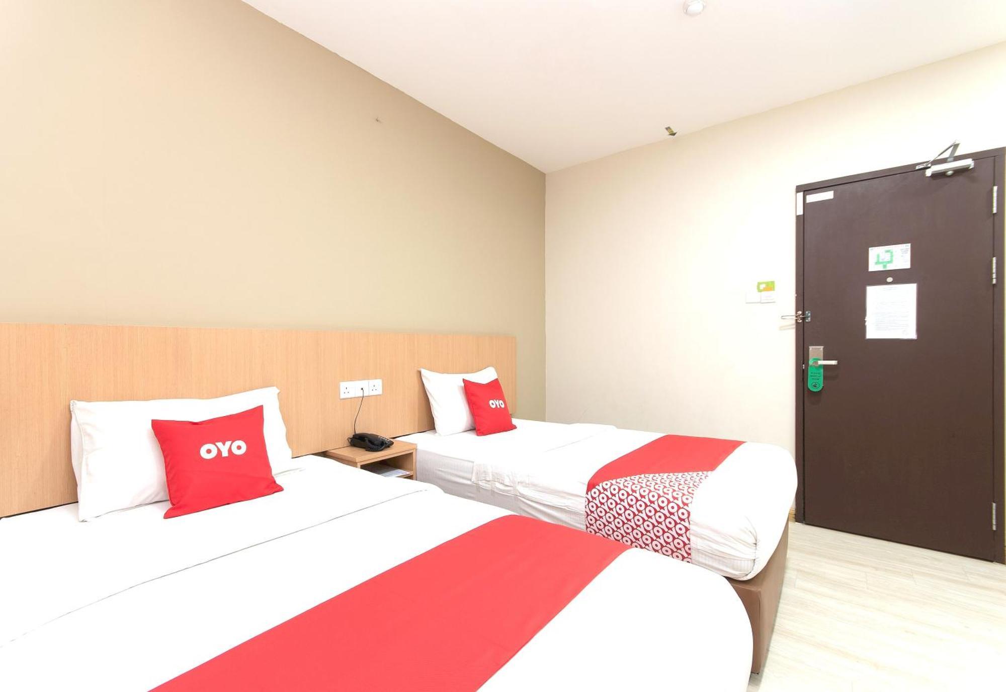 Capital O 89344 Labuan Avenue Hotel Экстерьер фото